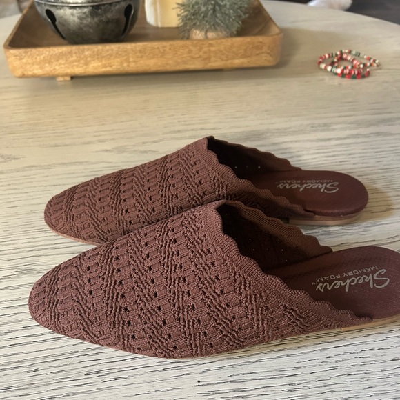 Sketchers Mules Sz 9 - Picture 2 of 3